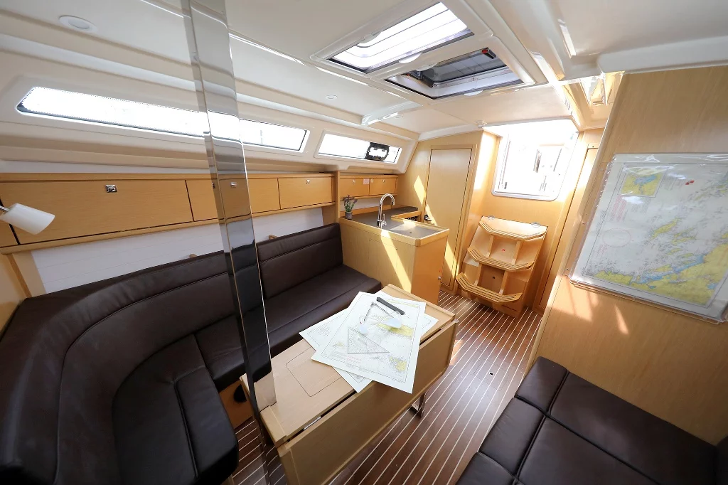 Bavaria Cruiser 34 (Arizona)  - 15