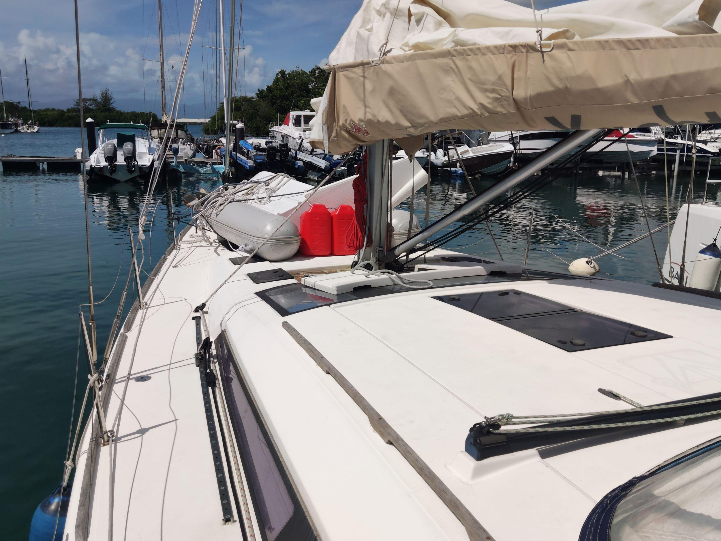Photo #5 - Dufour 500 GL - 5 cab. (RUBENS_DB) in Jolly Harbour - 33241