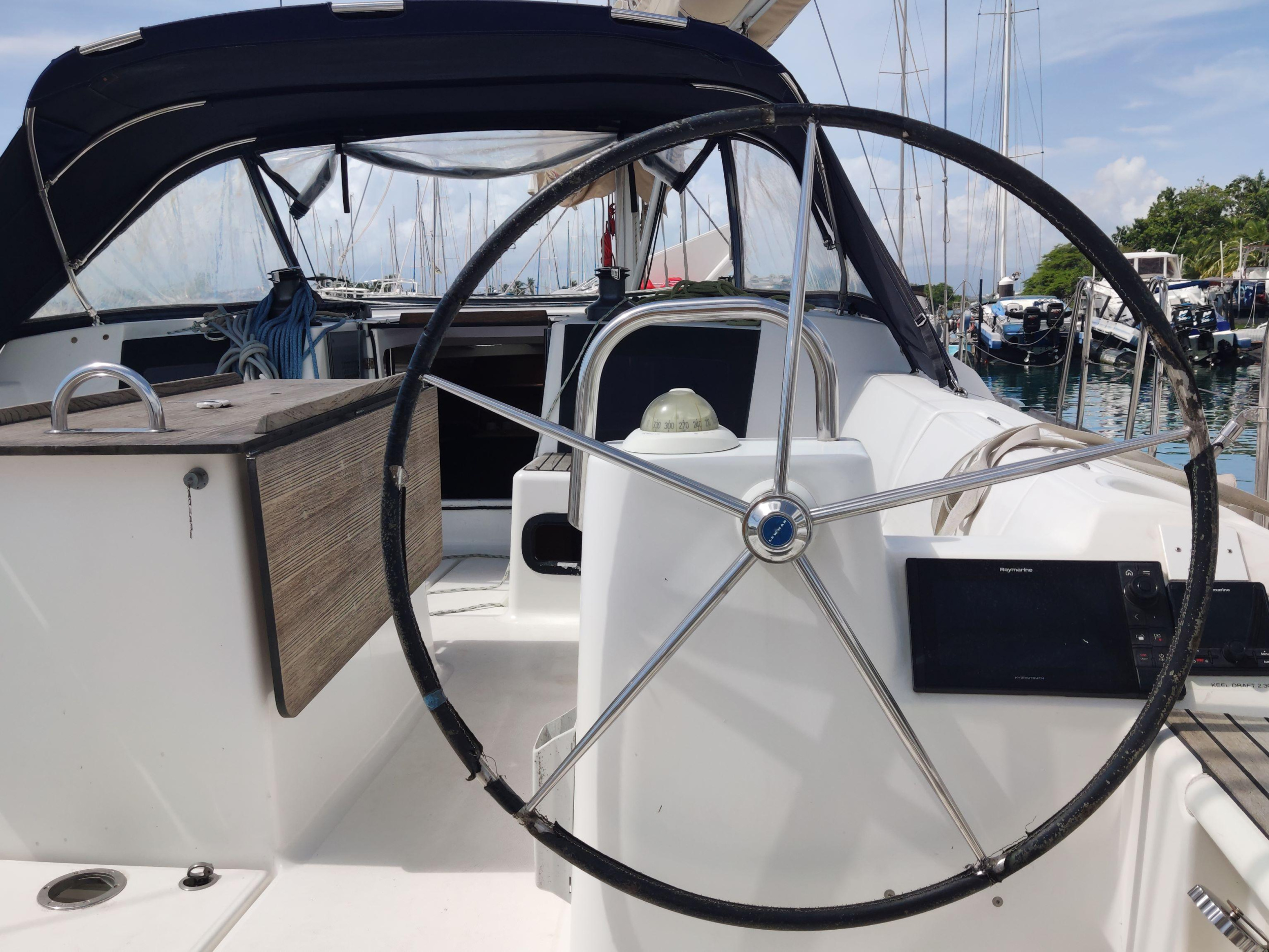 Photo #6 - Dufour 500 GL - 5 cab. (RUBENS_DB) in Jolly Harbour - 33241