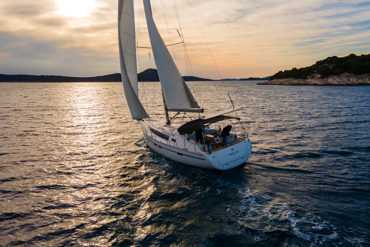 Photo #3 - Bavaria Cruiser 46 - 4 cab. (White Star) in Sibenik - 33332
