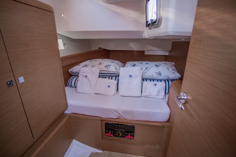 Photo #5 - Sun Odyssey - DOUBLE CABIN (Sailing school - double cabin) in Trogir - 33357