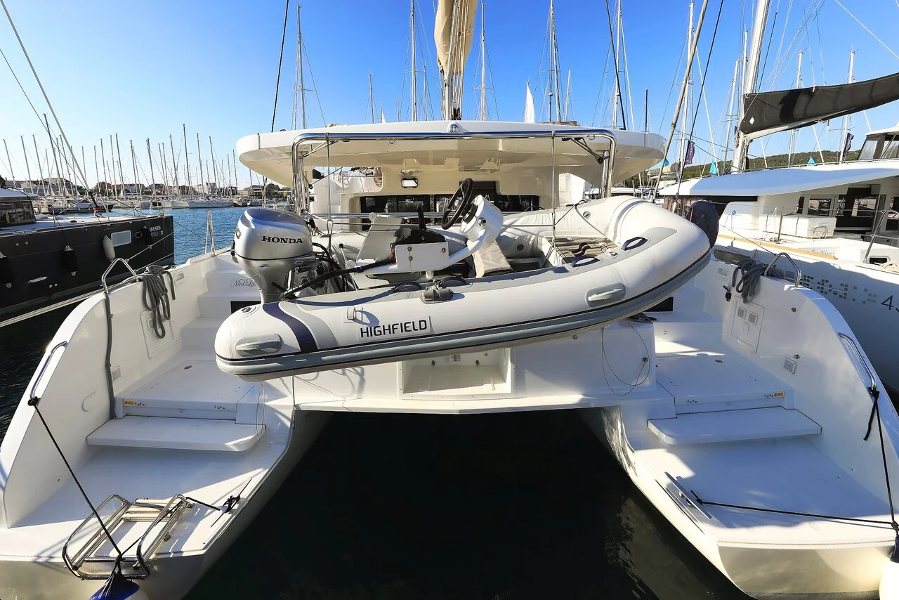 Lagoon 46 - 4 + 2 cab. (Midlife Crisis)  - 13