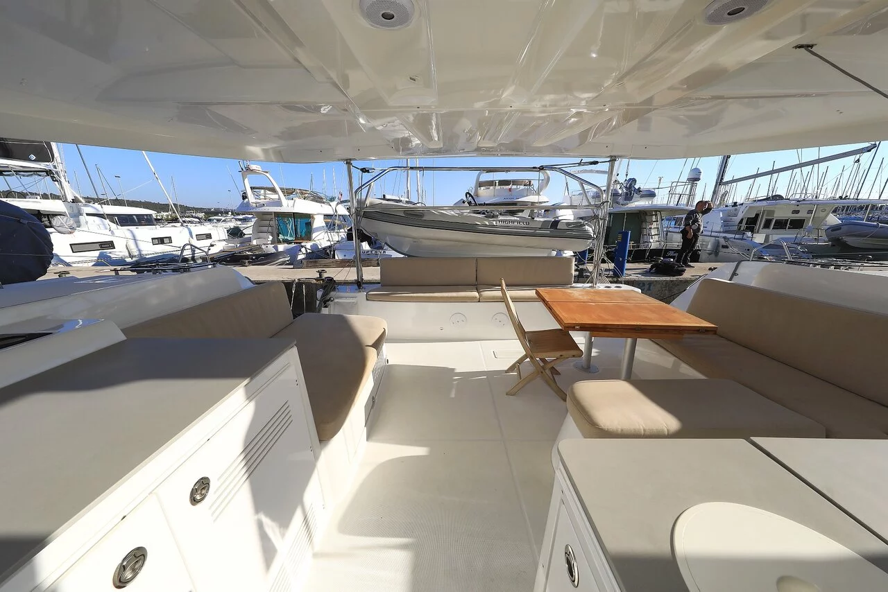 Lagoon 46 - 4 + 2 cab. (Midlife Crisis)  - 23