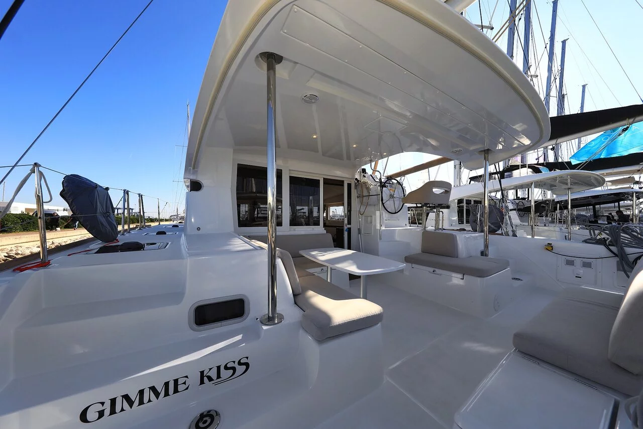 Lagoon 40 - 4 + 2 cab (Gimme Kiss)  - 6