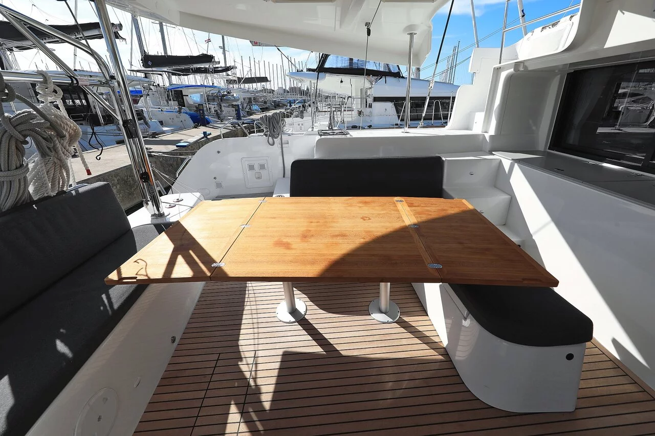 Lagoon 46 - 4 + 2 cab. (Deepsea)  - 6