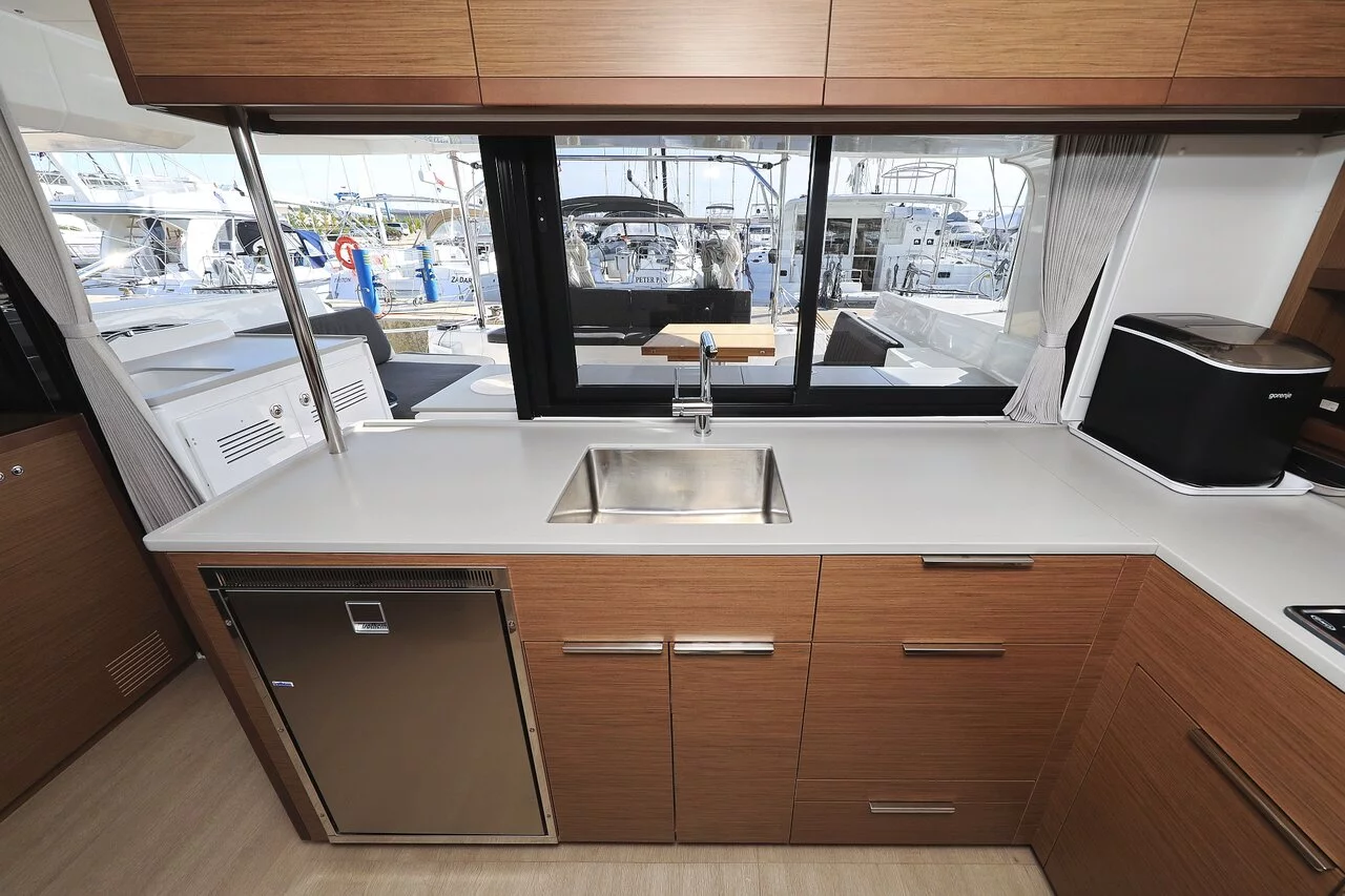 Lagoon 46 - 4 + 2 cab. (Deepsea)  - 18