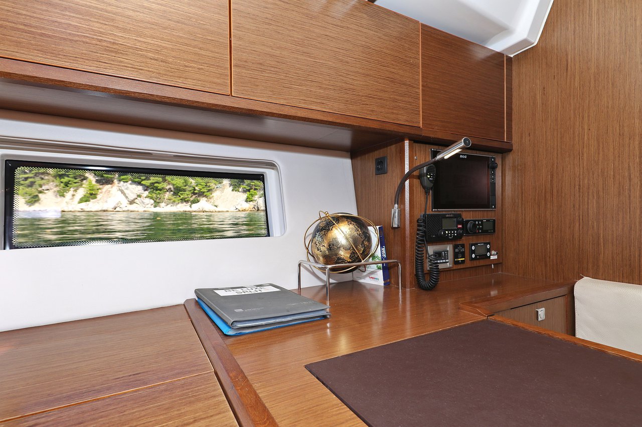 Photo #9 - Bavaria C57 - 3 + 1 cab. (BE Luxe) in Split - 33487