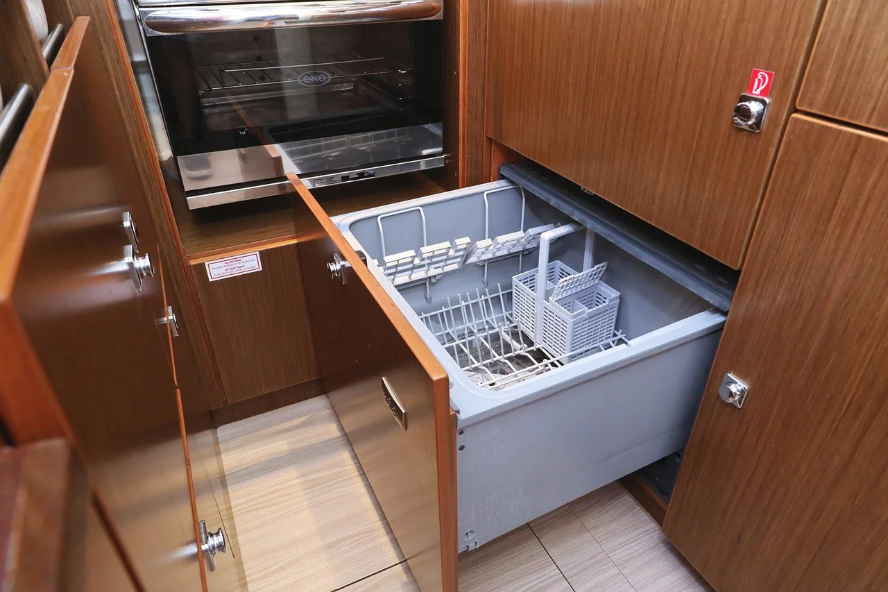 Bavaria C57 - 3 + 1 cab. (BE Luxe)  - 10