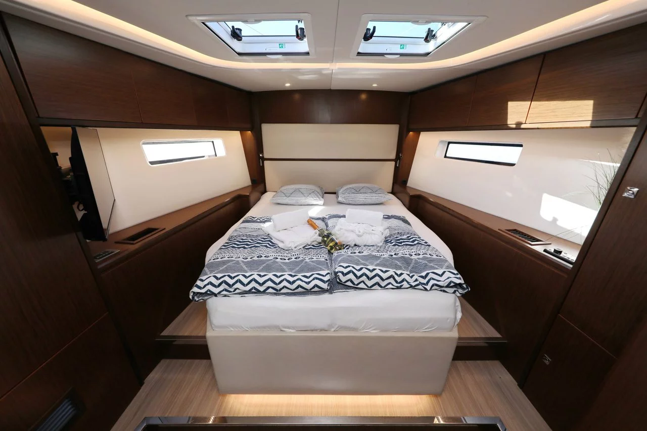 Bavaria C57 - 3 + 1 cab. (BE Luxe)  - 12
