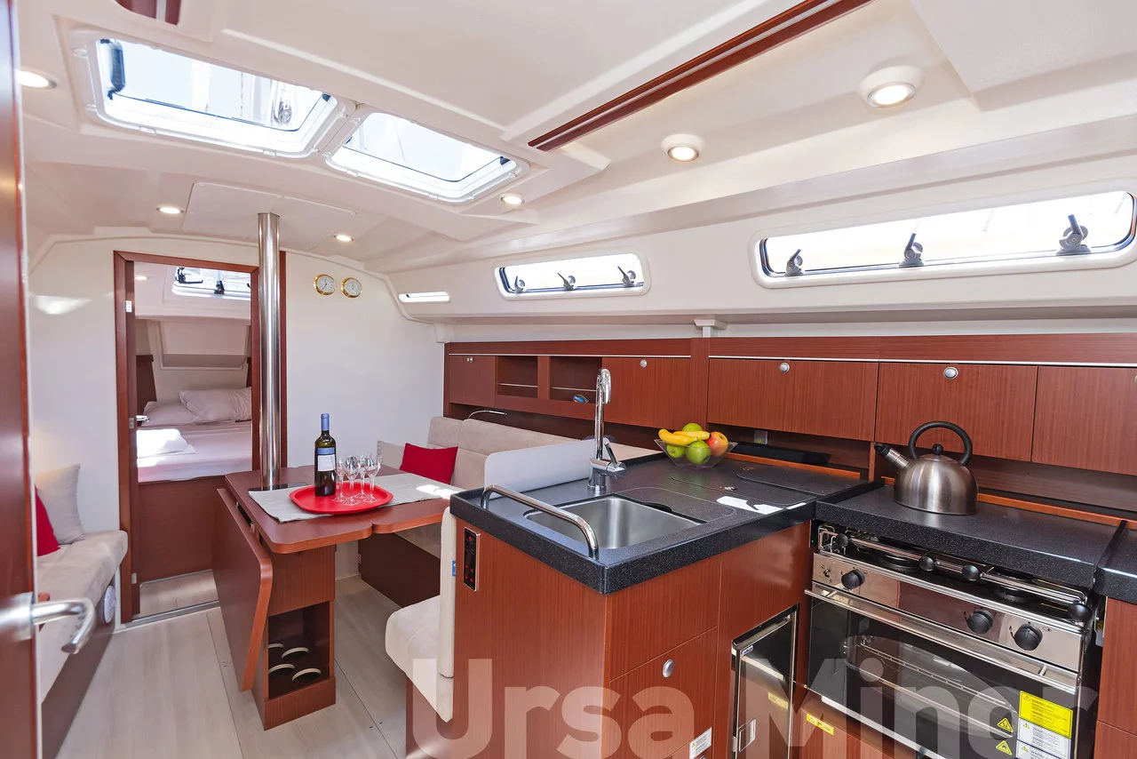 Hanse 345 (Ursa Minor)  - 12
