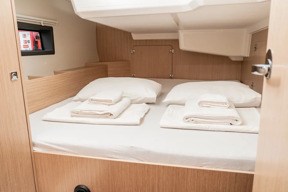 Bavaria C42 (Aruna)  - 16