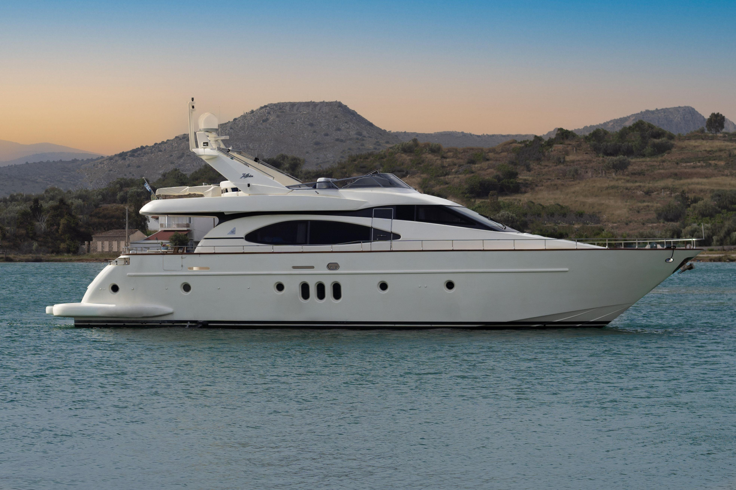 Photo #2 - Azimut 74 Fly - 3 + 1 cab. (Estia Zeus) en Elliniko - 33796