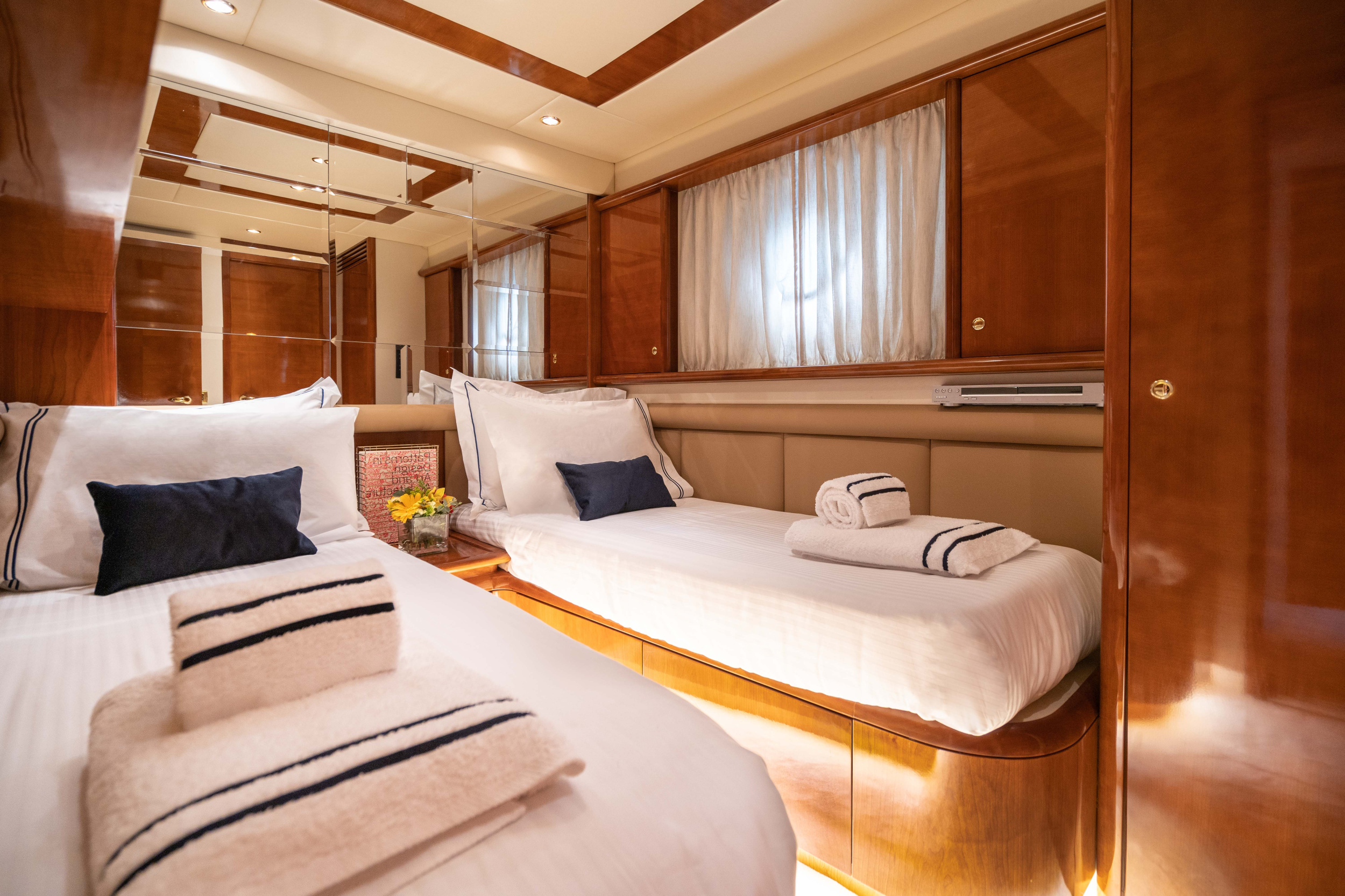 Photo #11 - Azimut 74 Fly - 3 + 1 cab. (Estia Zeus) en Elliniko - 33796