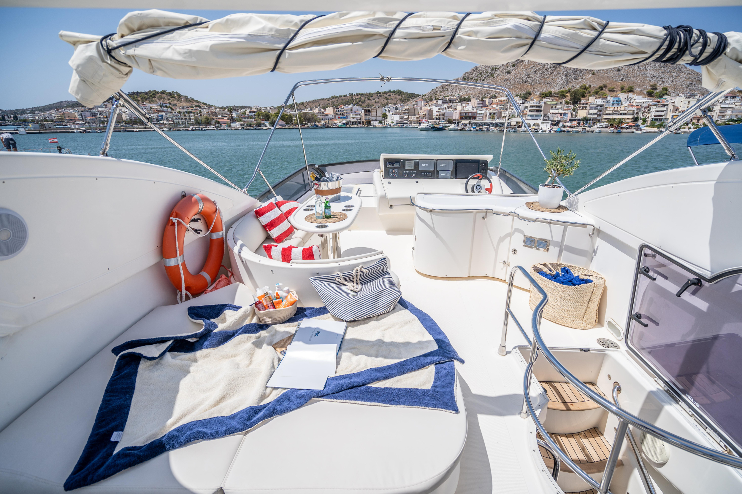 Photo #8 - Altamar 64 (Lady L) in Elliniko - 33800