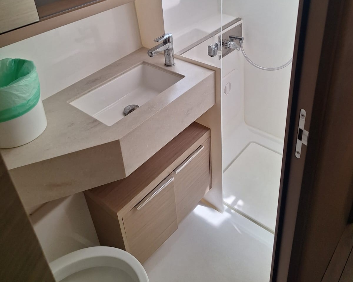Lagoon 46 - 4 + 2 cab. — photo 9