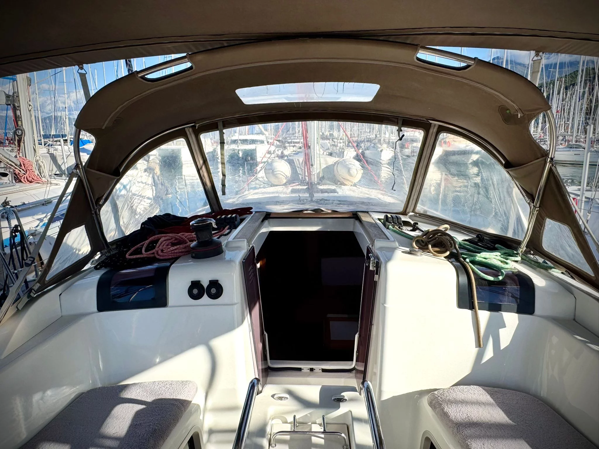 Sun Odyssey 419 - 3 cab. (Foxy)  - 3