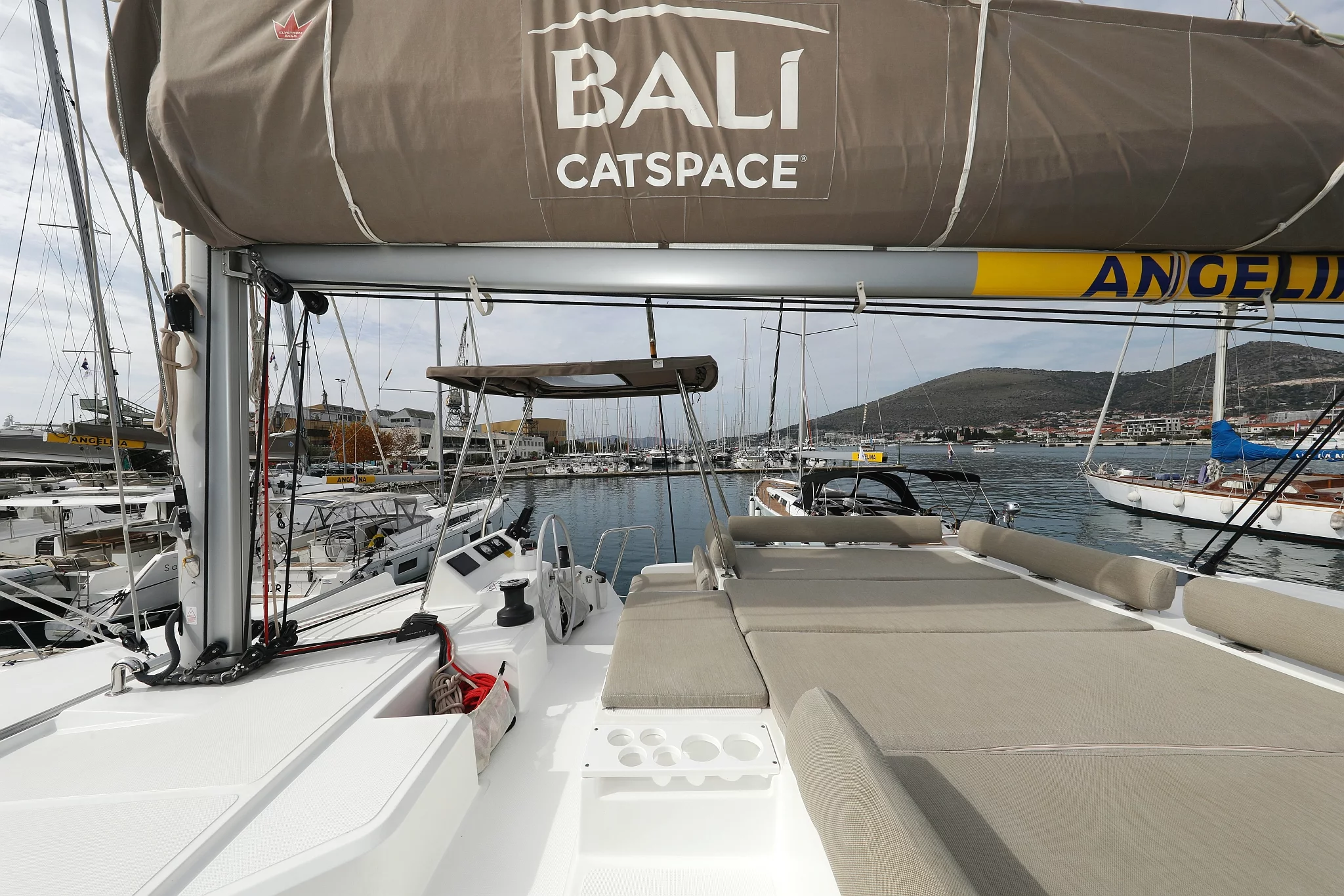 Bali Catspace (Queen Bee)  - 5