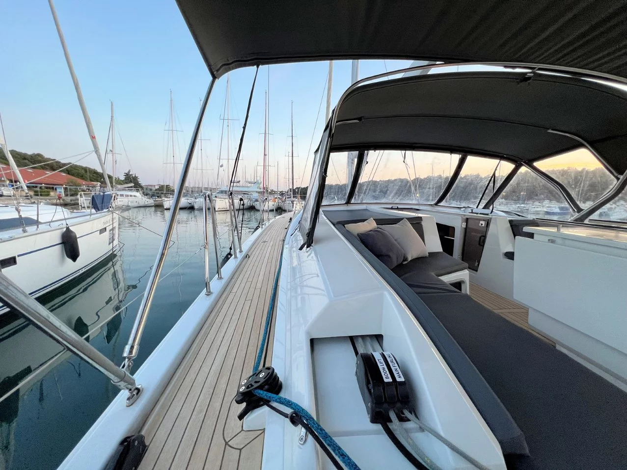 Oceanis 51.1 (Panda II)  - 17