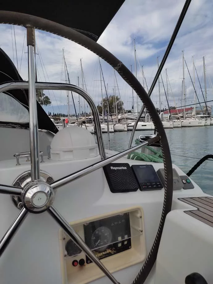 Sun Odyssey 44i - 3 cab. (Miss Elli)  - 2