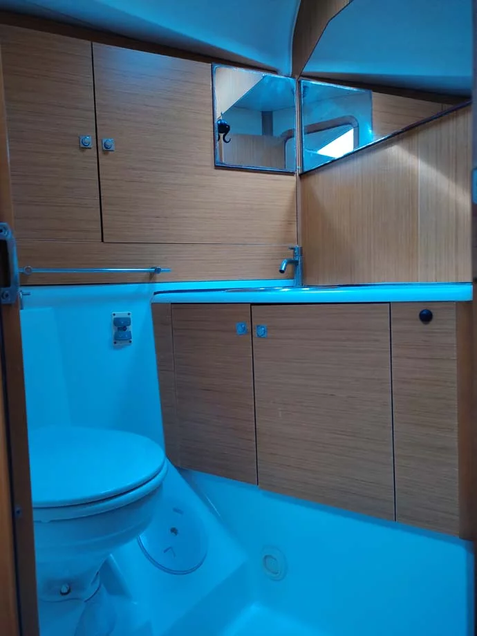 Sun Odyssey 44i - 3 cab. (Miss Elli)  - 12