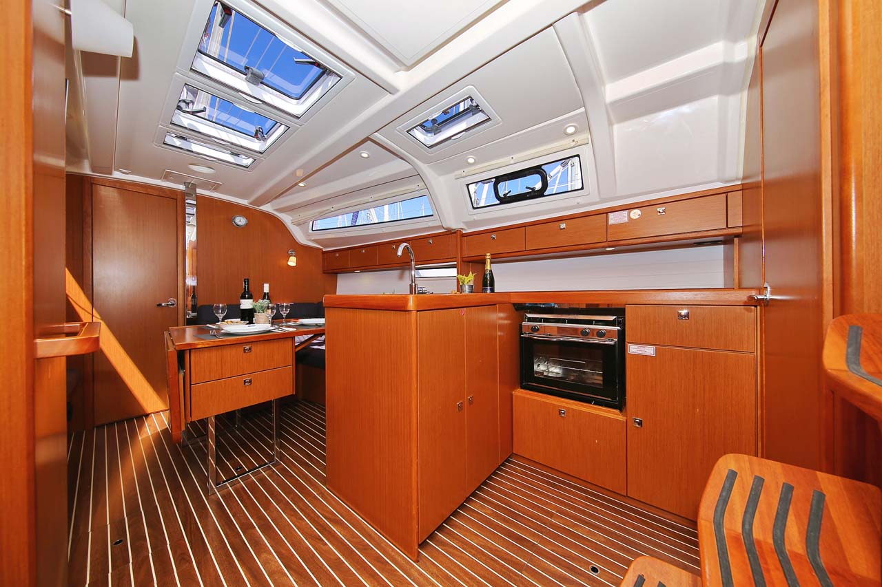 Photo #10 - Bavaria Cruiser 37 - 3 cab. (Oracle) in Murter - 33890