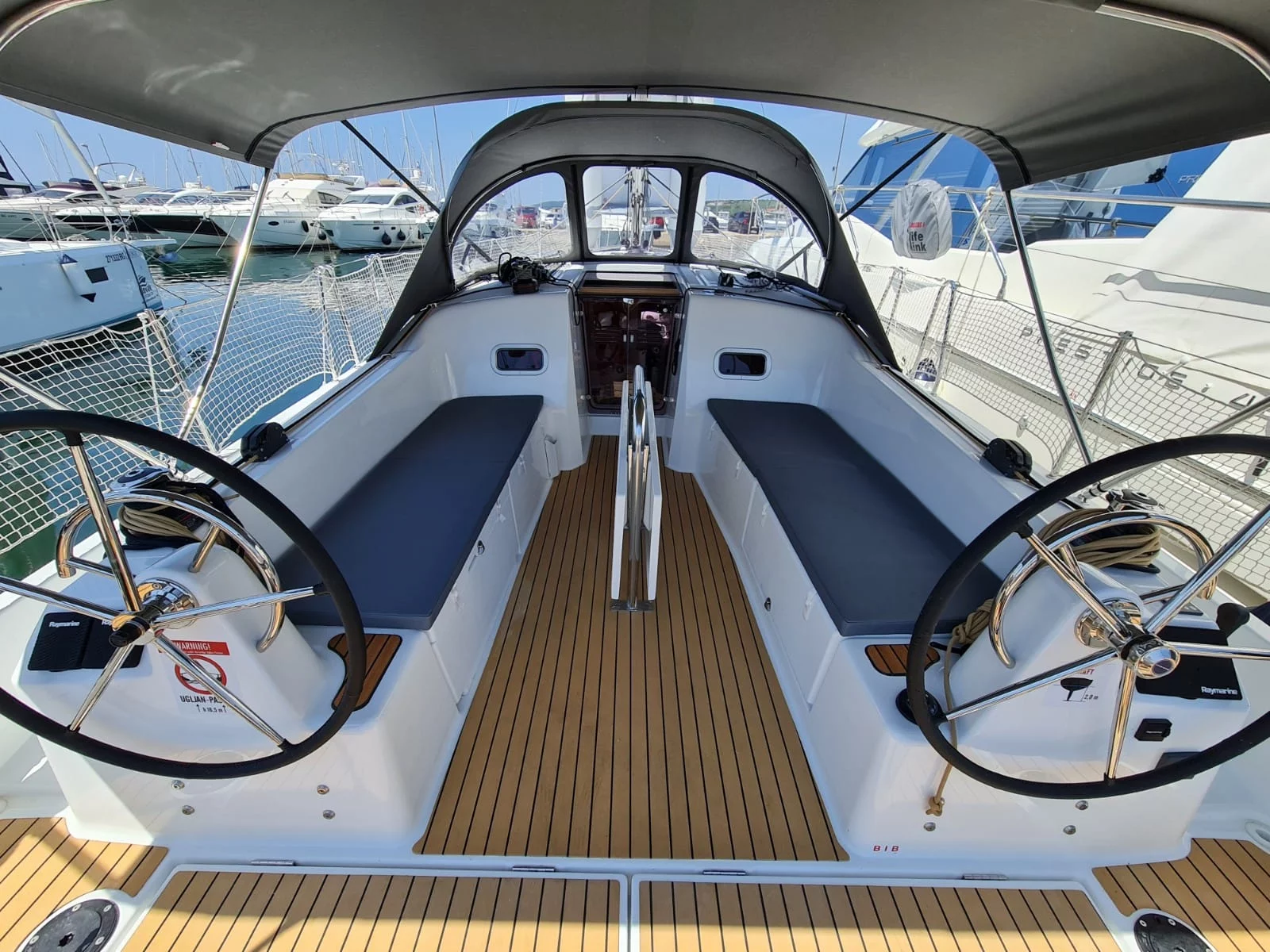 Sun Odyssey 380 (Nala)  - 2
