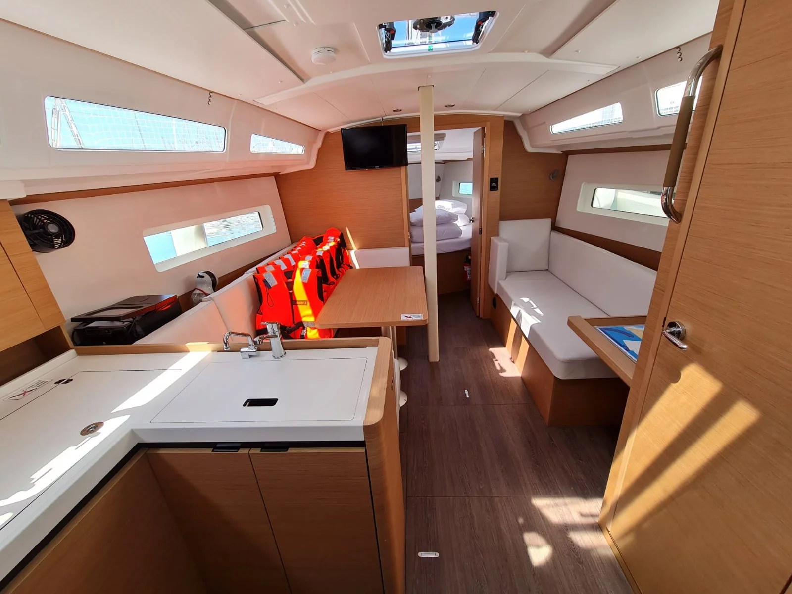 Sun Odyssey 380 (Nala)  - 3