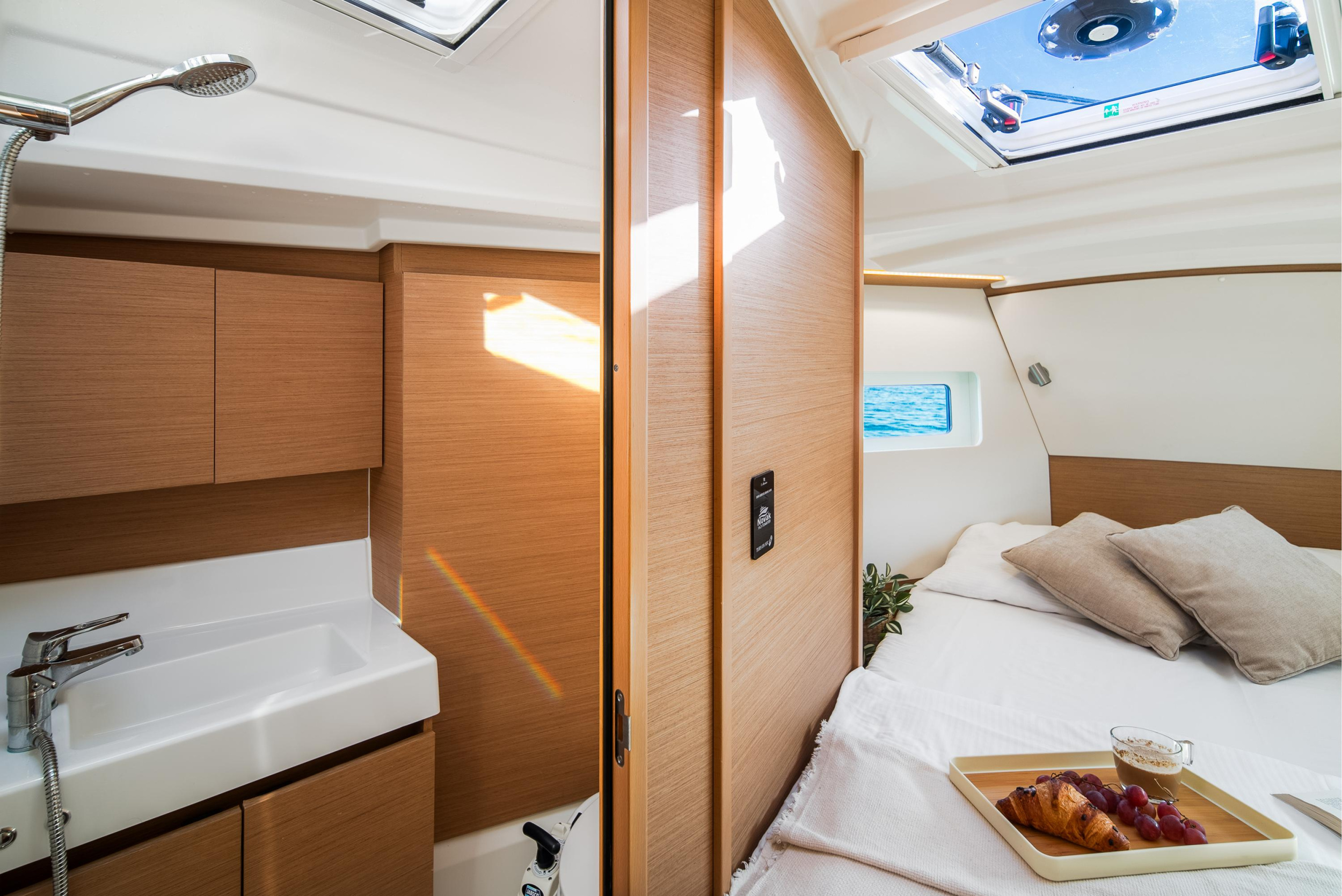 Sun Odyssey 380 - 3 cab. — photo 20