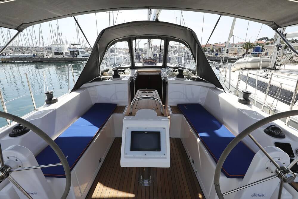 Photo #3 - Bavaria C38 (Blue Note) in Biograd - 33911