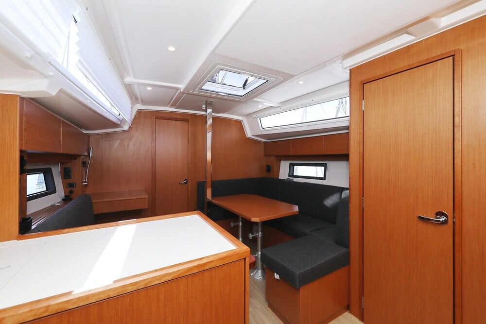 Photo #11 - Bavaria C38 (Blue Note) in Biograd - 33911