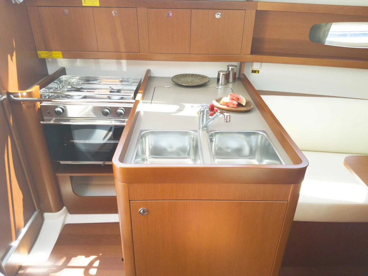 Oceanis 31 (Honey)  - 17