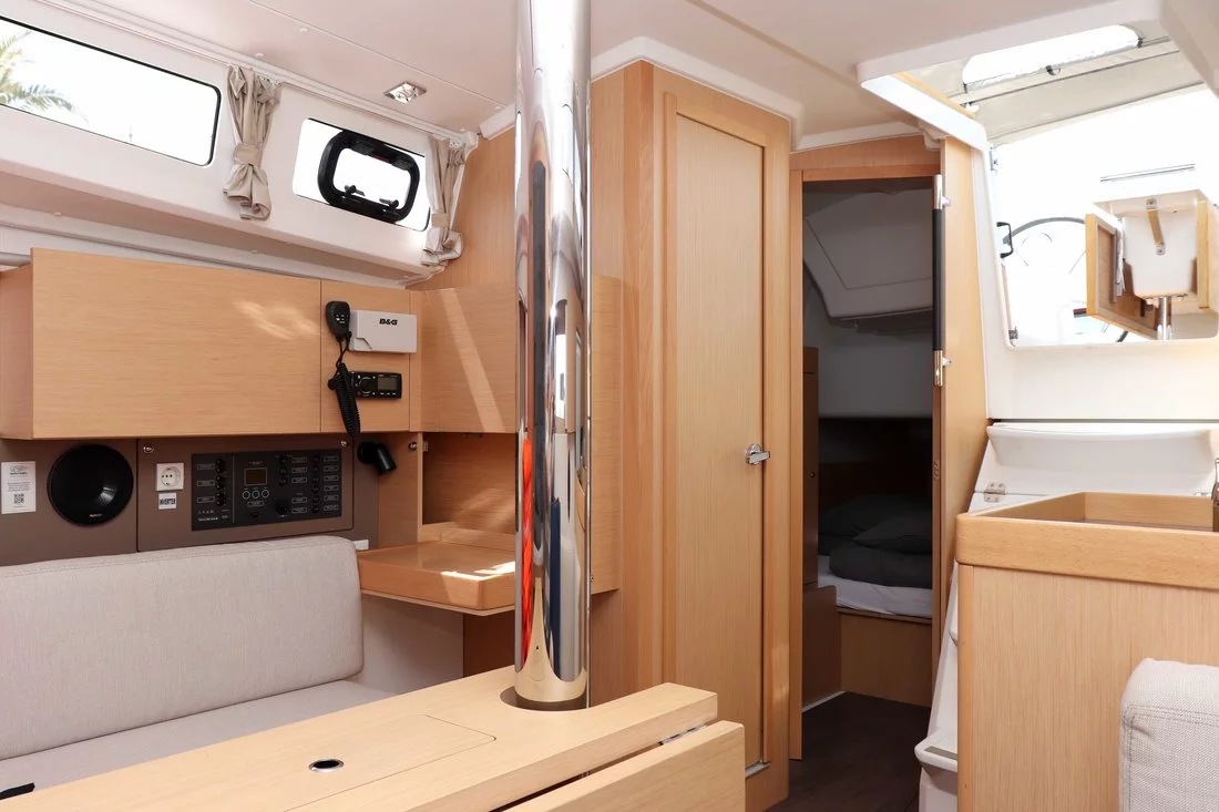 Oceanis 35.1 (Aquarius)  - 9