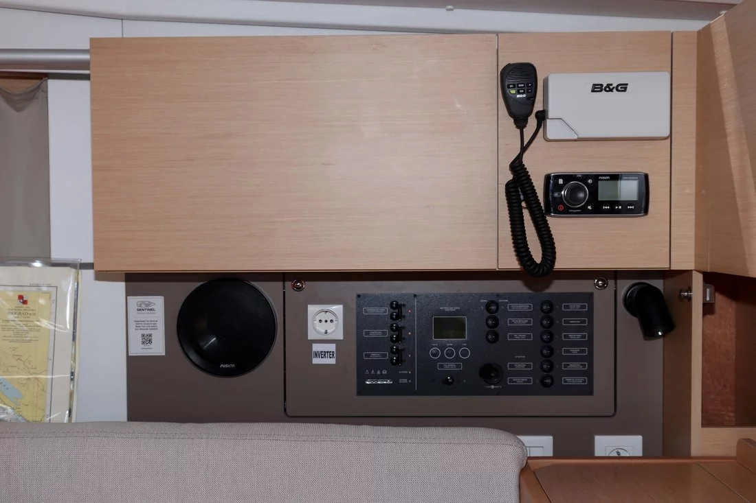 Oceanis 35.1 (Aquarius)  - 10