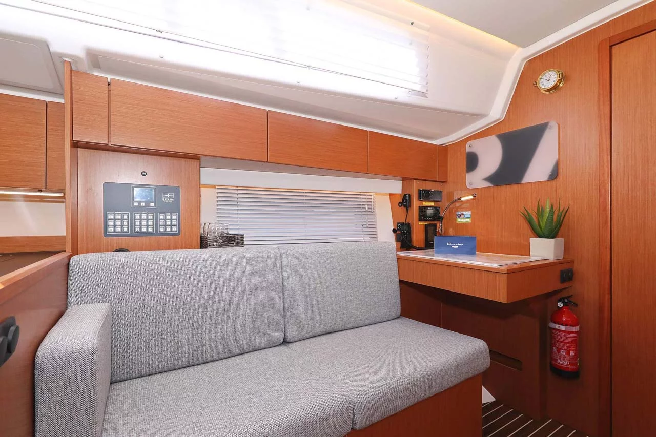 Bavaria C42 Style (Antares)  - 13
