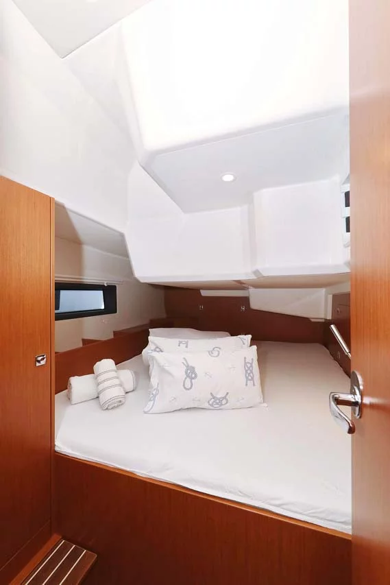 Bavaria C42 Style (Antares)  - 22