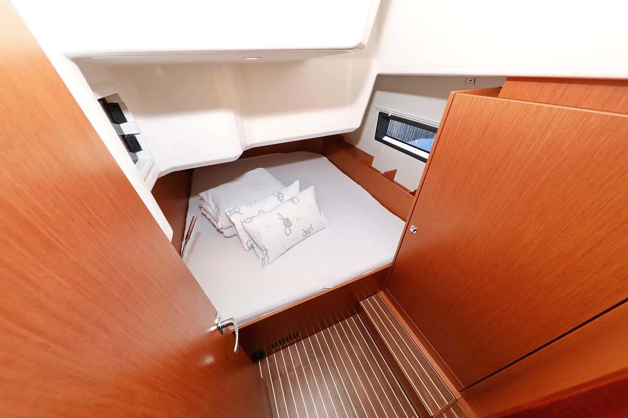 Bavaria C42 Style (Antares)  - 23