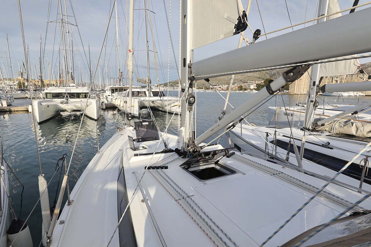 Photo #5 - Bavaria C38 Style (Amore) in Trogir - 33976