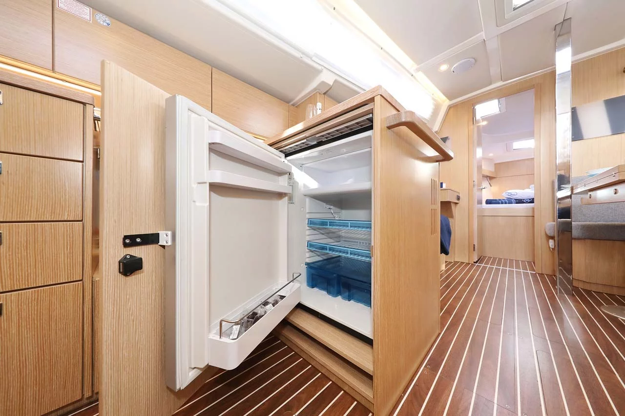 Bavaria C38 Style (Amore)  - 19