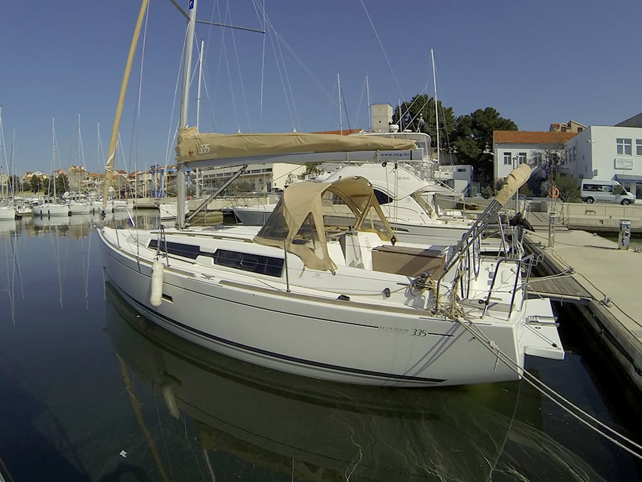 Photo #1 - Dufour 335 GL (Lara) in Sibenik - 33953