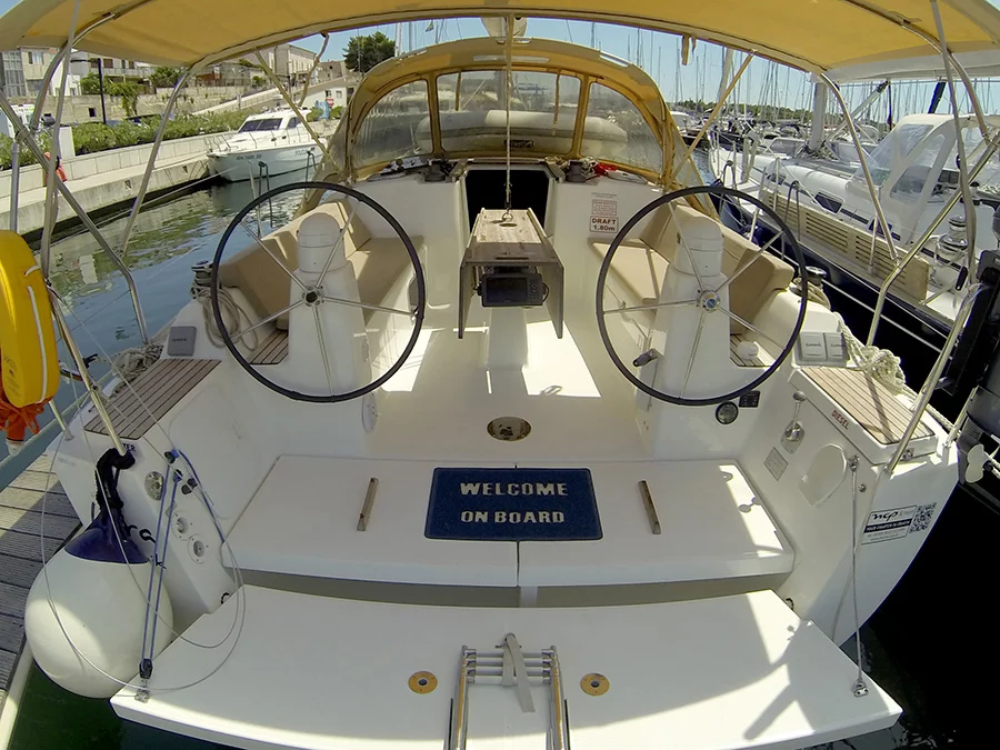 Dufour 335 GL (Lara)  - 12