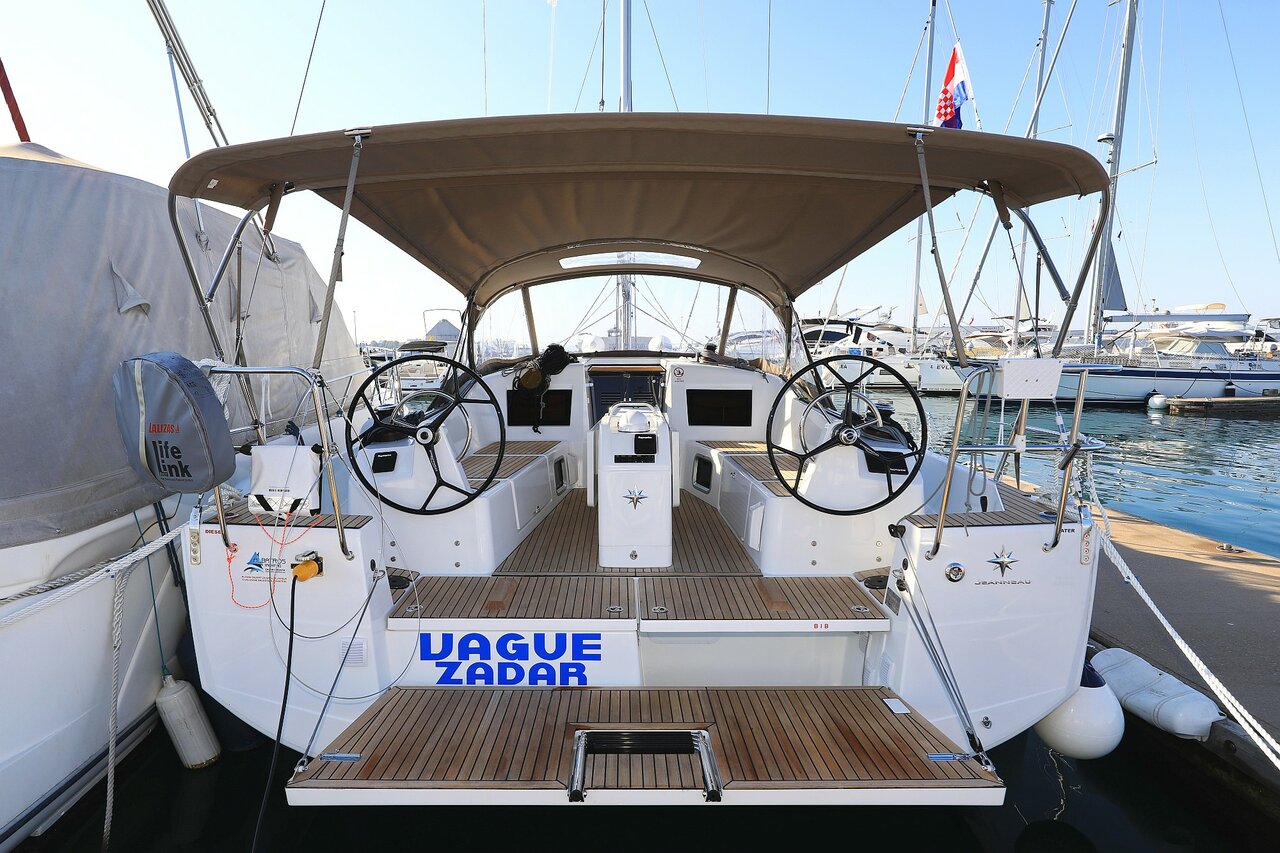 Photo #1 - Sun Odyssey 410 - 3 cab. (Vague) in Zadar - 34002