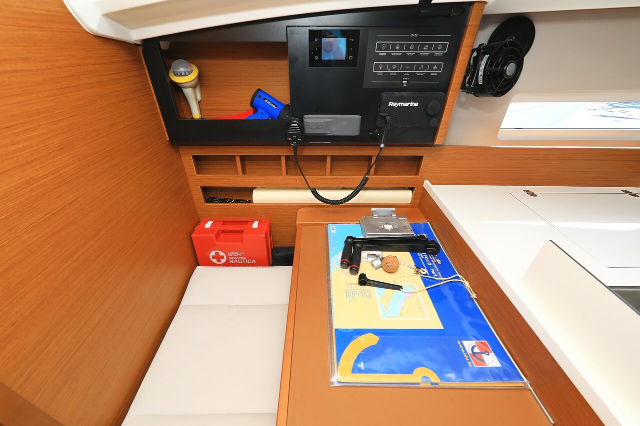 Photo #14 - Sun Odyssey 410 - 3 cab. (Vague) in Zadar - 34002