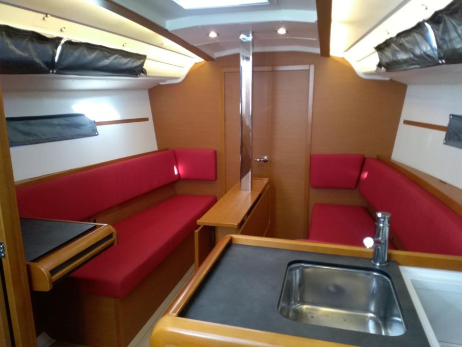 Photo #5 - Sun Odyssey 349 - 2 cab. (Riga) en Portisco - 34029