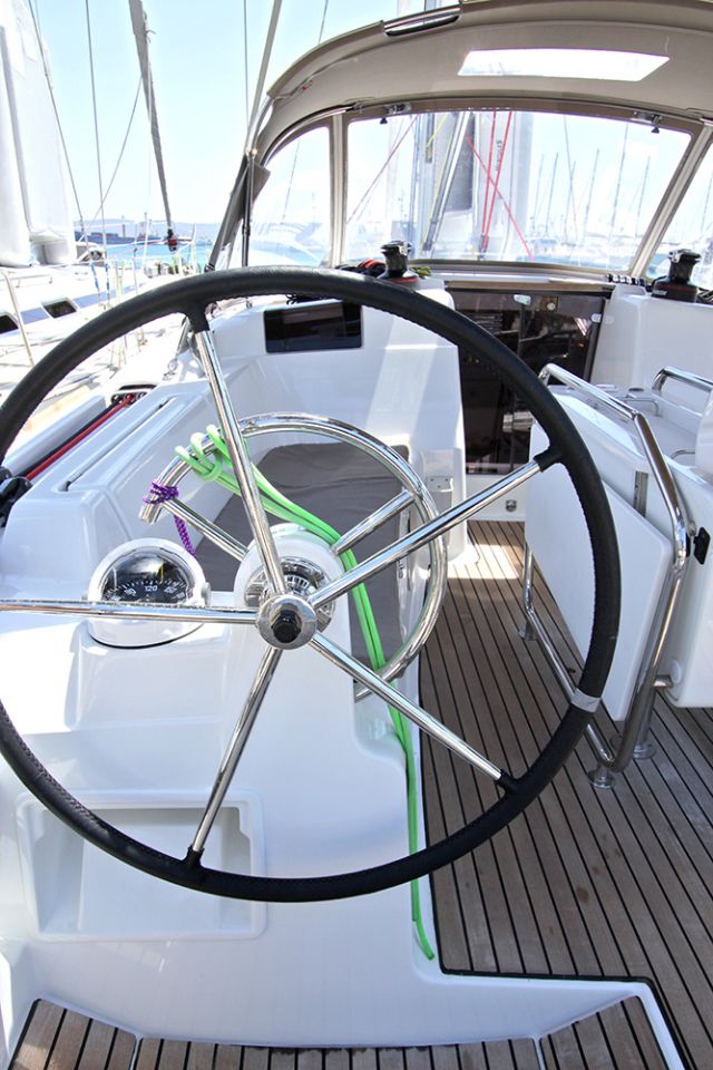 Photo #3 - Sun Odyssey 419 - 3 cab. (Perseas) in Lavrion - 34030
