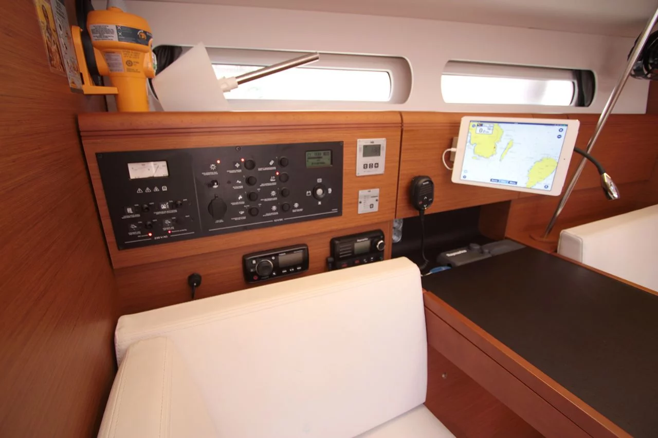 Sun Odyssey 419 - 3 cab. (Perseas)  - 13