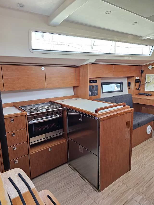 Bavaria C38 (Danny)  - 11