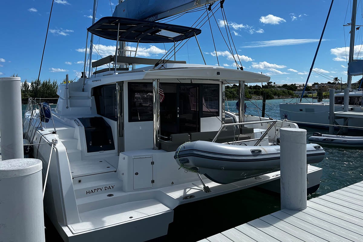 Photo #1 - Bali 4.8 - 5 cab. (Happy Day) in Marsh Harbour - 34120