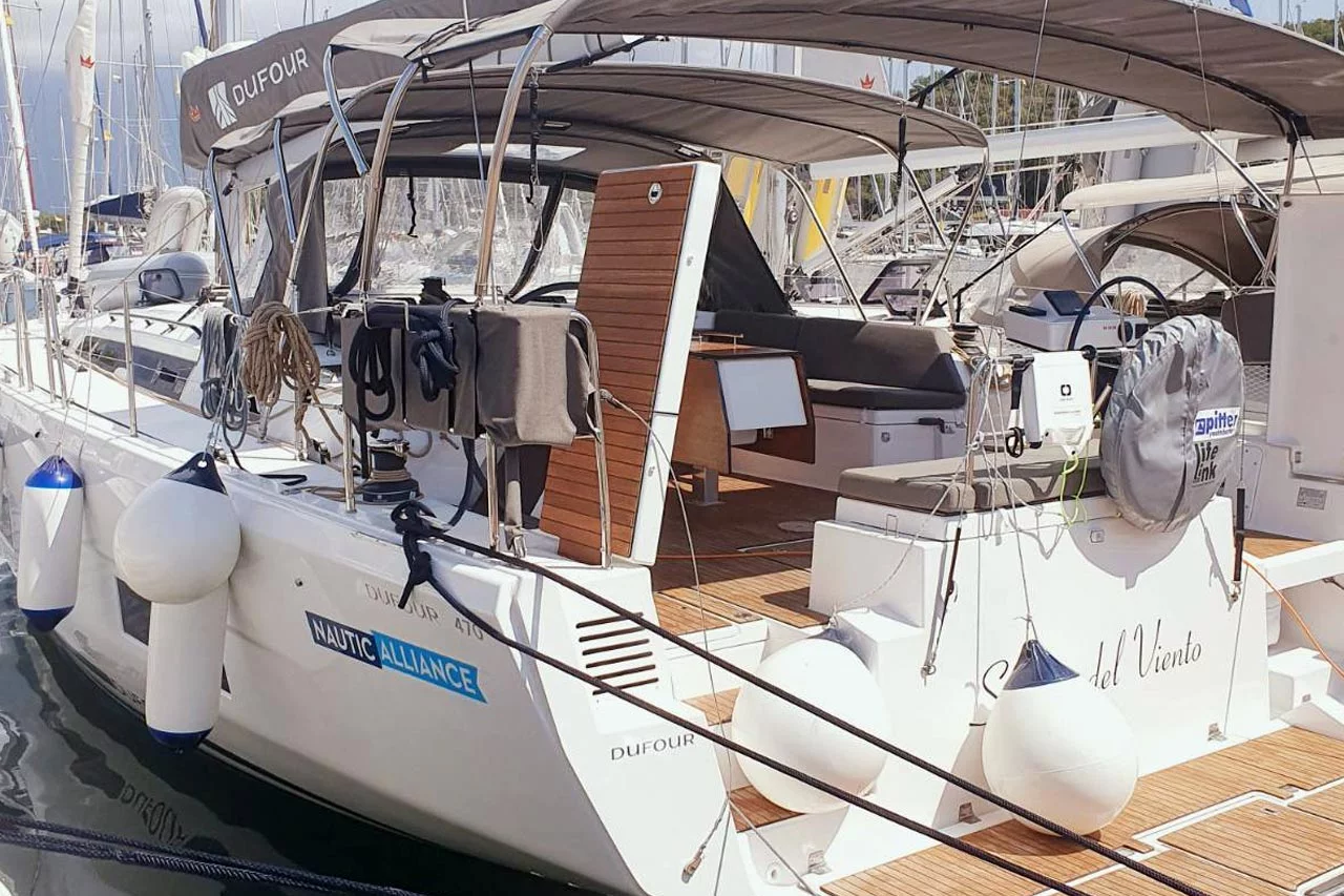 Dufour 470 - 4 cab. (Sombra del Viento)  - 0