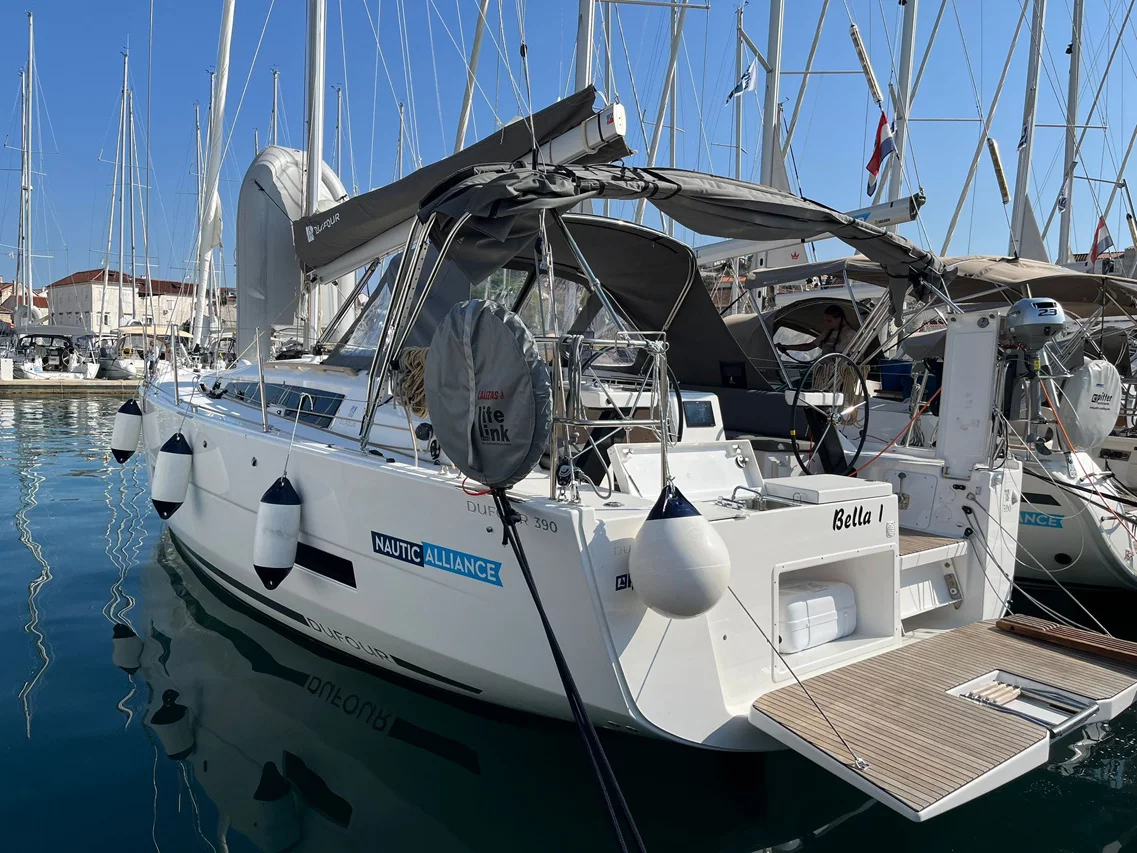 Dufour 390 (Bella I)  - 2