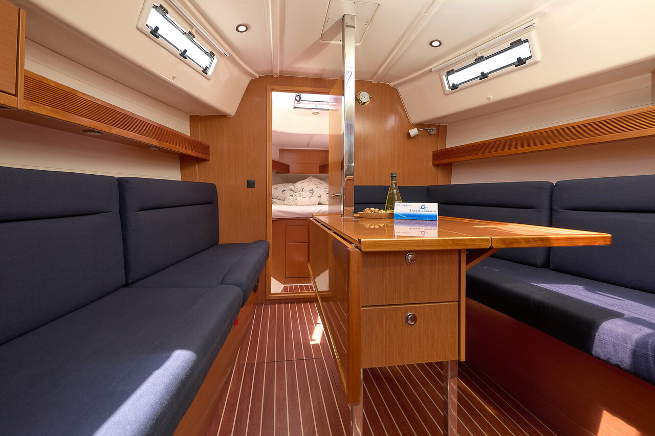 Photo #14 - Bavaria Cruiser 37 - 3 cab. (Toni) in Trogir - 34185